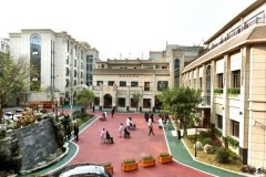 住养老院好，还是在家里好？